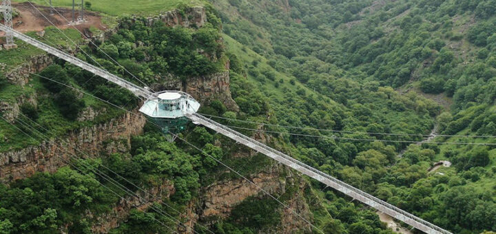 پل شیشه ای در گرجستان
